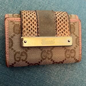 Gucci Brown Monogram Key & Card Holder with Gold Plaque